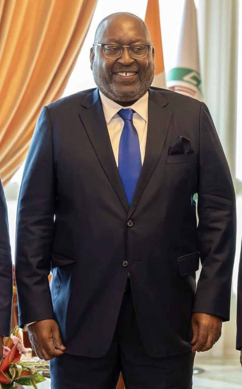 S.E. Oliveira Francisco Encoge — Ambassadeur de la République d'Angola en Côte d'Ivoire